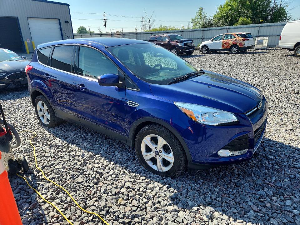 2015 Ford Escape მანქანა იყიდება აუქციონზე, vin: 1FMCU9G94FUB31004, აუქციონის ნომერი: 60692726