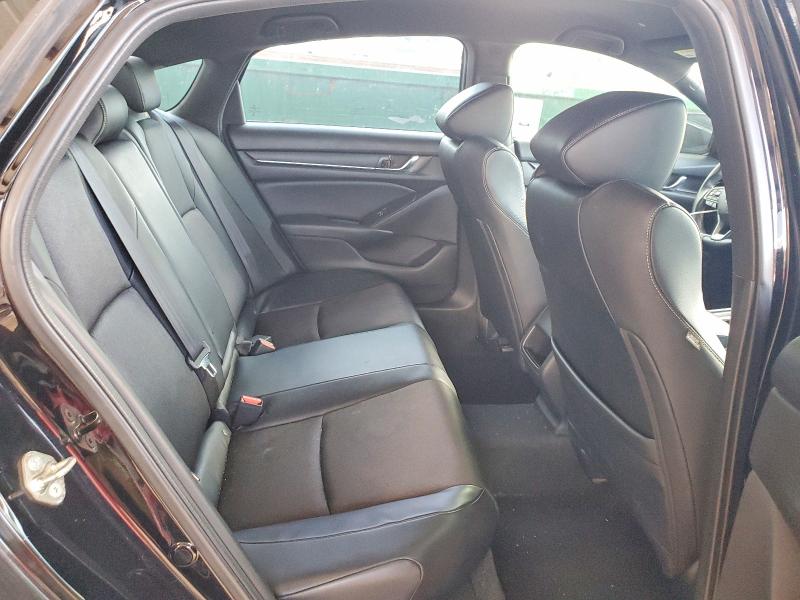 61612876 :رقم المزاد ، 1HGCV1F35JA068779 vin ، 2018 Honda Accord مزاد بيع
