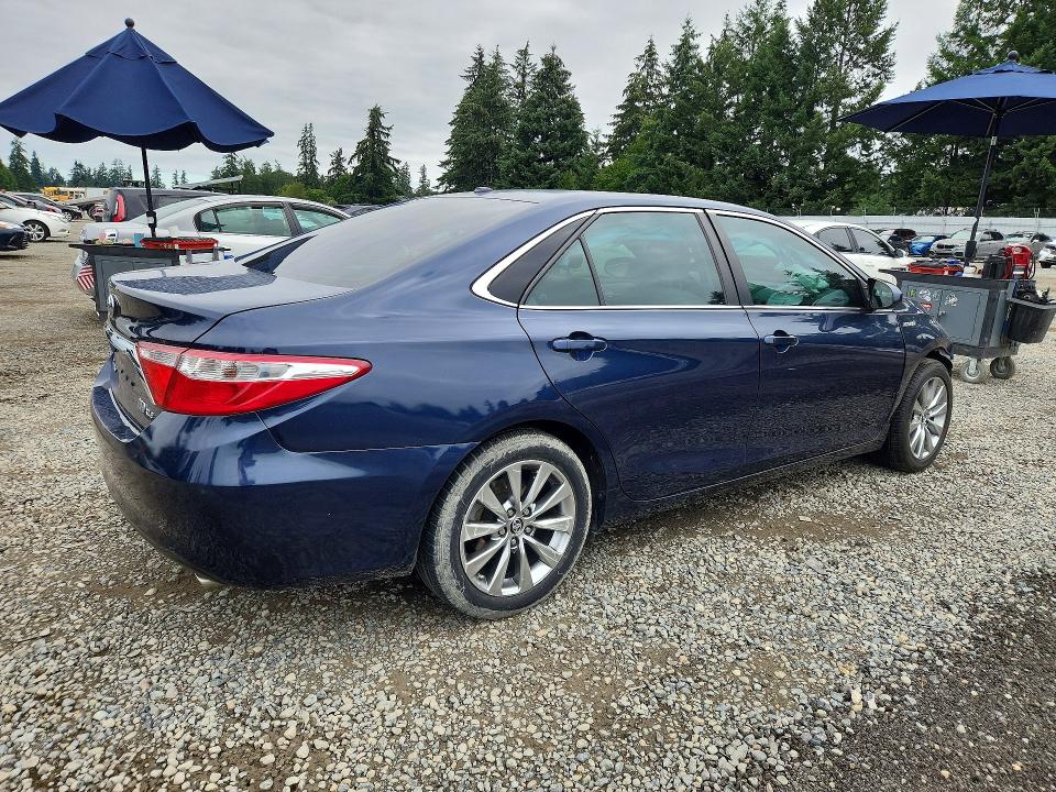 60695536 :رقم المزاد ، 4T1BD1FK3FU172886 vin ، 2015 Toyota Camry Hybrid مزاد بيع