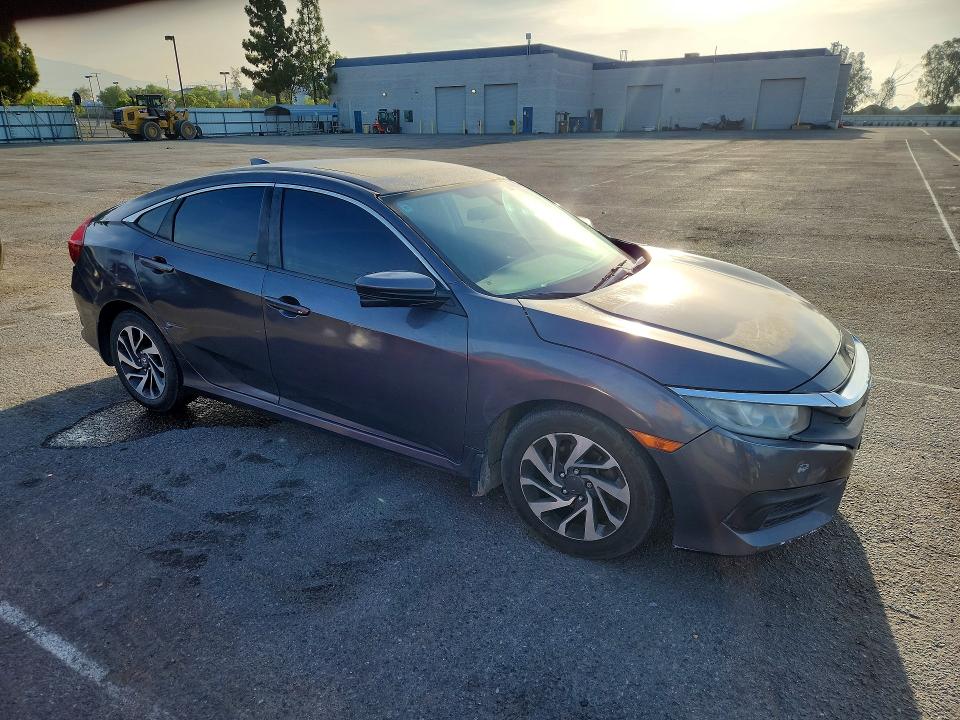Aukcja sprzedaży 2017 Honda Civic, vin: 2HGFC2F70HH536618, numer aukcji: 63043626