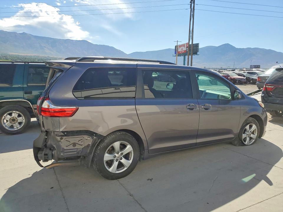 Продаж на аукціоні авто 2015 Toyota Sienna, vin: 5TDKK3DC8FS669051, номер лоту: 60241906