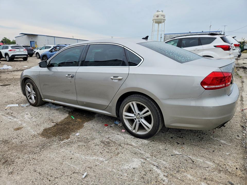 63569206 :رقم المزاد ، 1VWBS7A31EC053328 vin ، 2014 Volkswagen Passat مزاد بيع