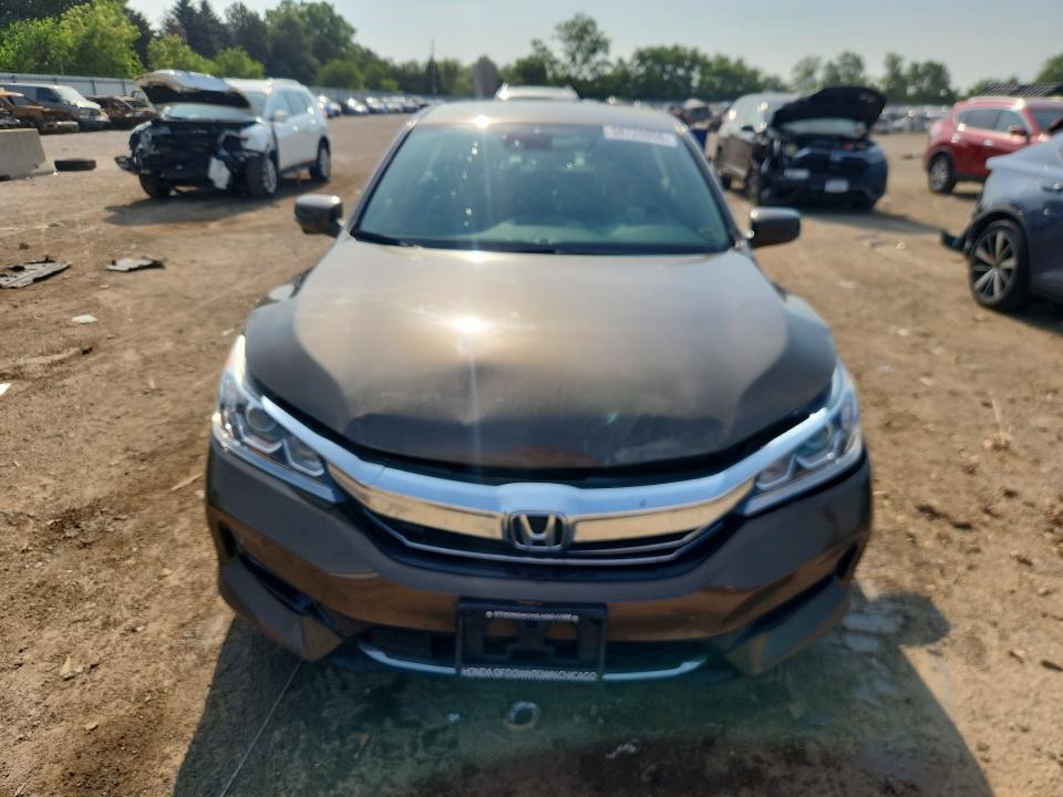 Продажа на аукционе авто 2017 Honda Accord, vin: JHMCR6F35HC007218, номер лота: 58720956