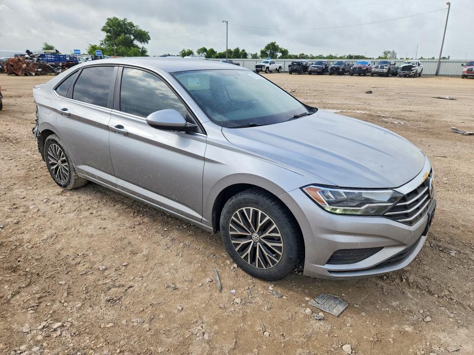 61072156 :رقم المزاد ، 3VWN57BU4MM055681 vin ، 2021 Volkswagen Jetta مزاد بيع