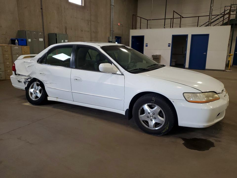 Продажа на аукционе авто 2000 Honda Accord, vin: 1HGCG1658YA049164, номер лота: 62647736