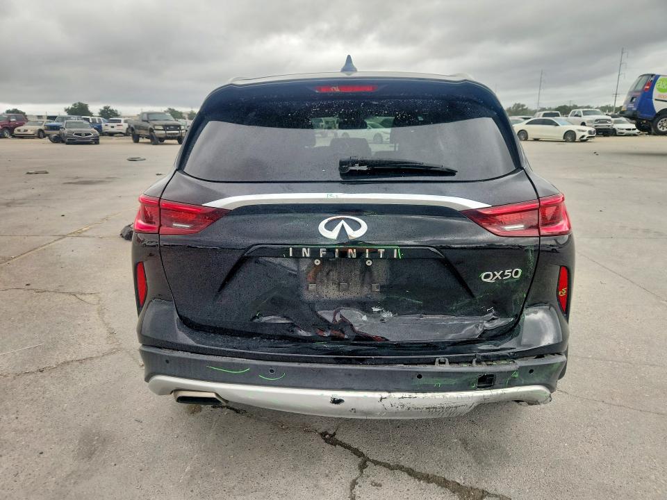 61606096 :رقم المزاد ، 3PCAJ5BA3NF107959 vin ، 2022 Infiniti Qx50 مزاد بيع