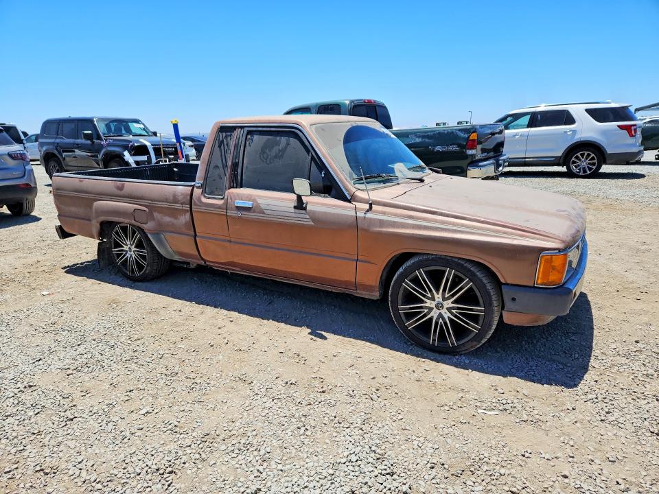 Продажа на аукционе авто 1986 Toyota Pickup, vin: JT4RN56S3G7004690, номер лота: 60009336