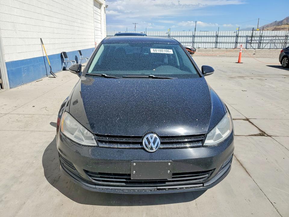 60180106 :رقم المزاد ، 3VW217AU4FM011747 vin ، 2015 Volkswagen Golf مزاد بيع