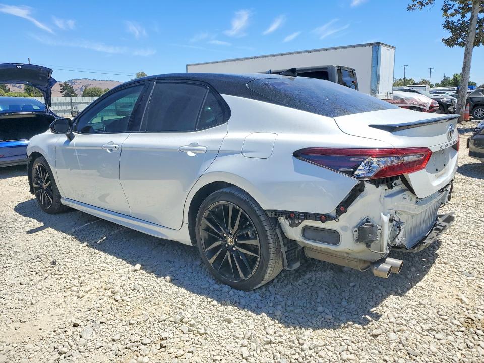 Продажа на аукционе авто 2022 Toyota Camry, vin: 4T1K31AK3NU033530, номер лота: 62525886