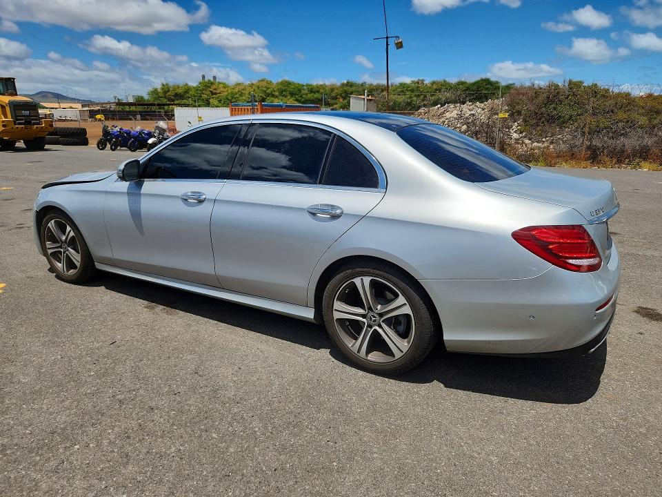 61775016 :رقم المزاد ، WDDZF8DBXLA717588 vin ، 2020 Mercedes-benz E مزاد بيع