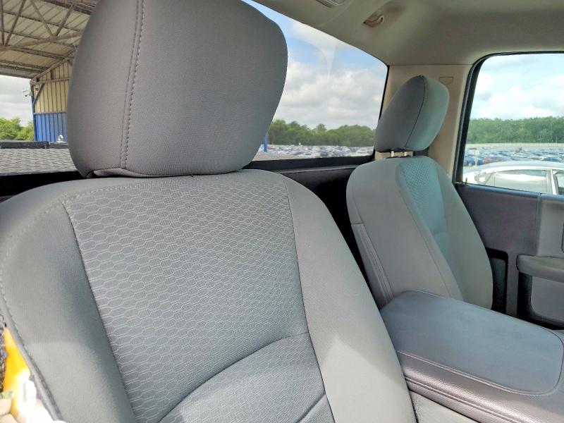 62401166 :رقم المزاد ، 3C6JR6AGXKG511293 vin ، 2019 Ram 1500 Classic مزاد بيع