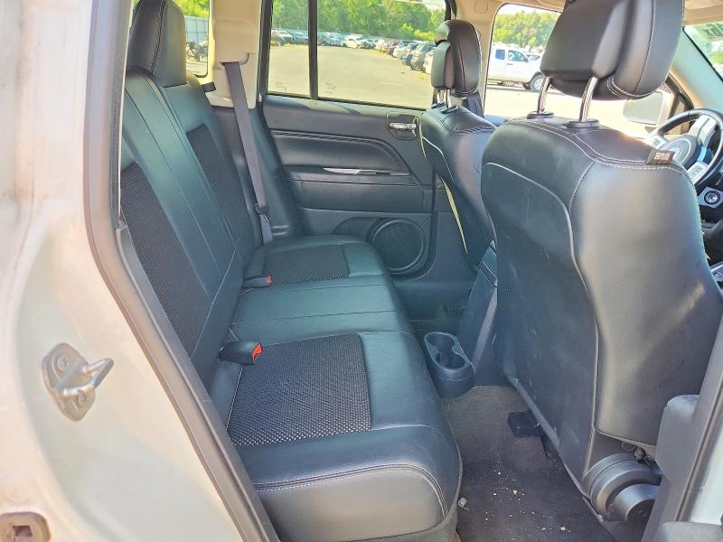 61042816 :رقم المزاد ، 1C4NJDEB4GD690942 vin ، 2016 Jeep Compass مزاد بيع