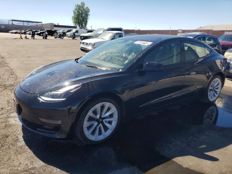 60483316 :رقم المزاد ، 5YJ3E1EB8NF305124 vin ، 2022 Tesla Model 3 مزاد بيع