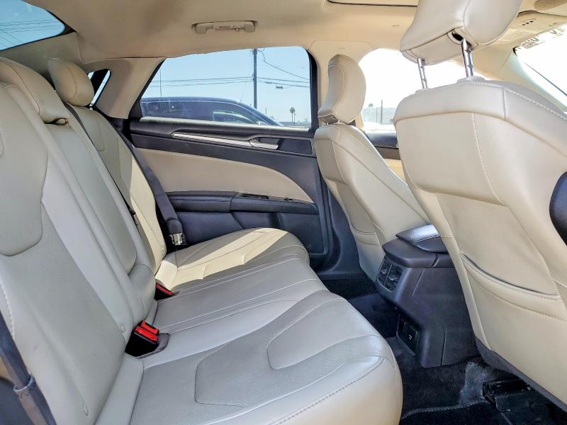61706546 :رقم المزاد ، 3FA6P0SU0FR281429 vin ، 2015 Ford Fusion مزاد بيع