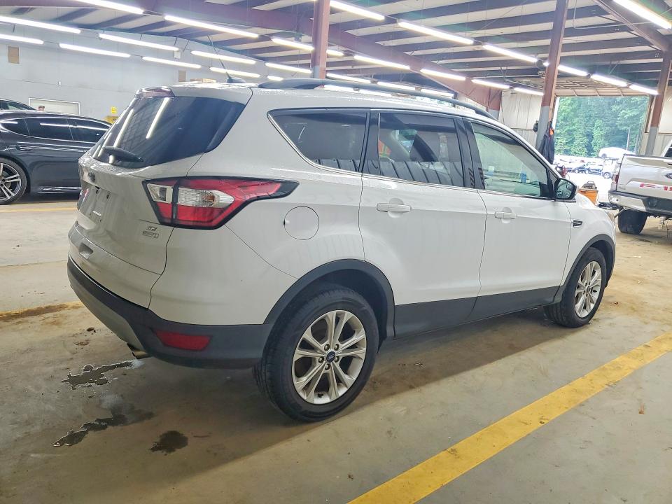 Продажа на аукционе авто 2018 Ford Escape, vin: 1FMCU0GD7JUD35966, номер лота: 62566426