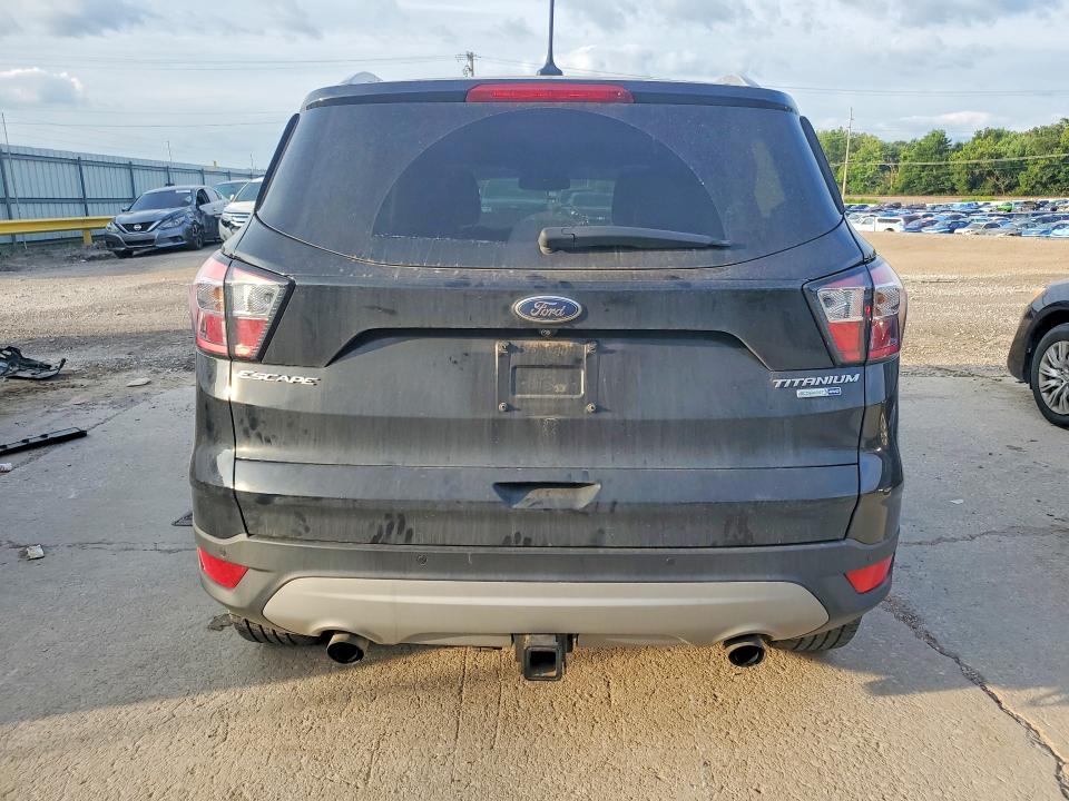 62021126 :رقم المزاد ، 1FMCU9J90JUA03134 vin ، 2018 Ford Escape مزاد بيع