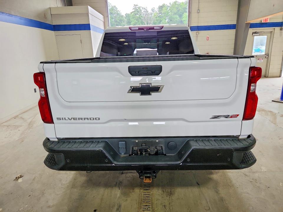 Продажа на аукционе авто 2022 Chevrolet Silverado, vin: 3GCUDHEL9NG560061, номер лота: 61729916