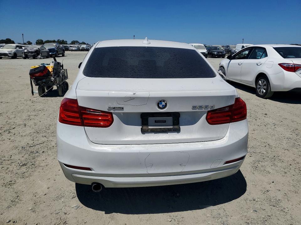 61547956 :رقم المزاد ، WBA3D5C5XEKX98876 vin ، 2014 Bmw 328 مزاد بيع