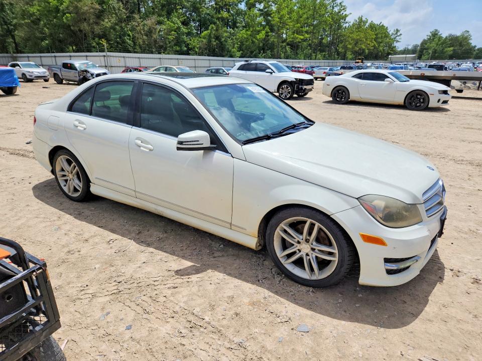 Продаж на аукціоні авто 2012 Mercedes-benz C, vin: WDDGF8BB6CR206102, номер лоту: 61953646