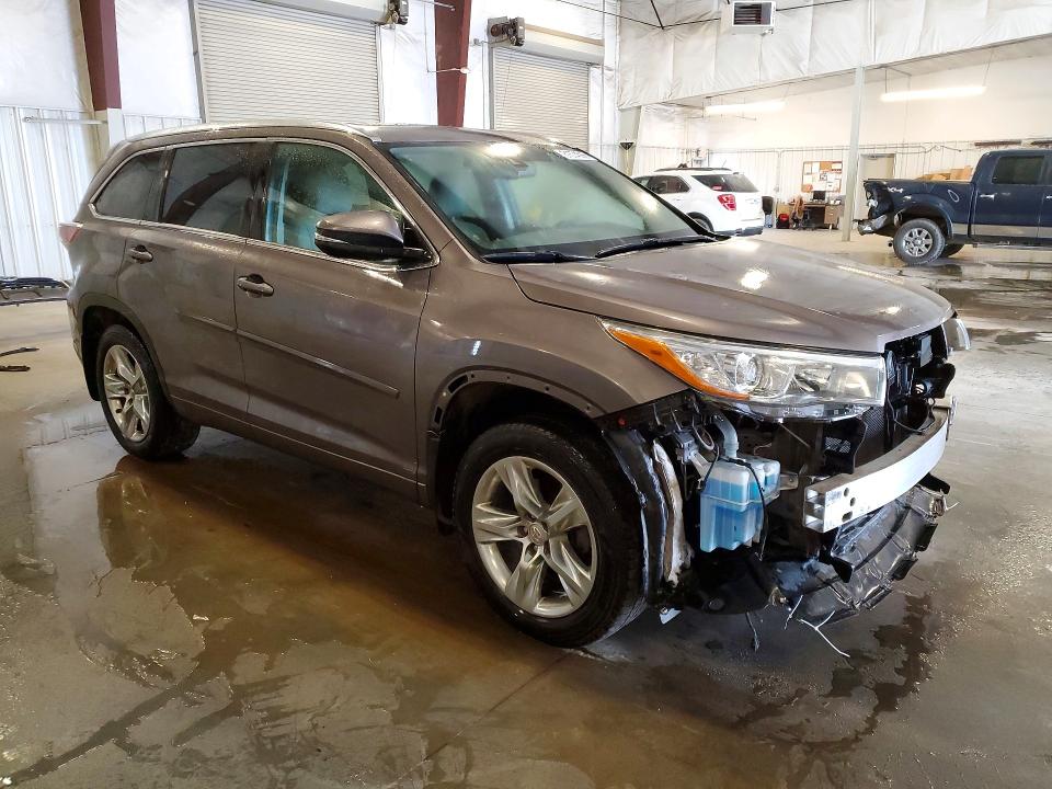 61574506 :رقم المزاد ، 5TDDKRFH4FS205873 vin ، 2015 Toyota Highlander مزاد بيع