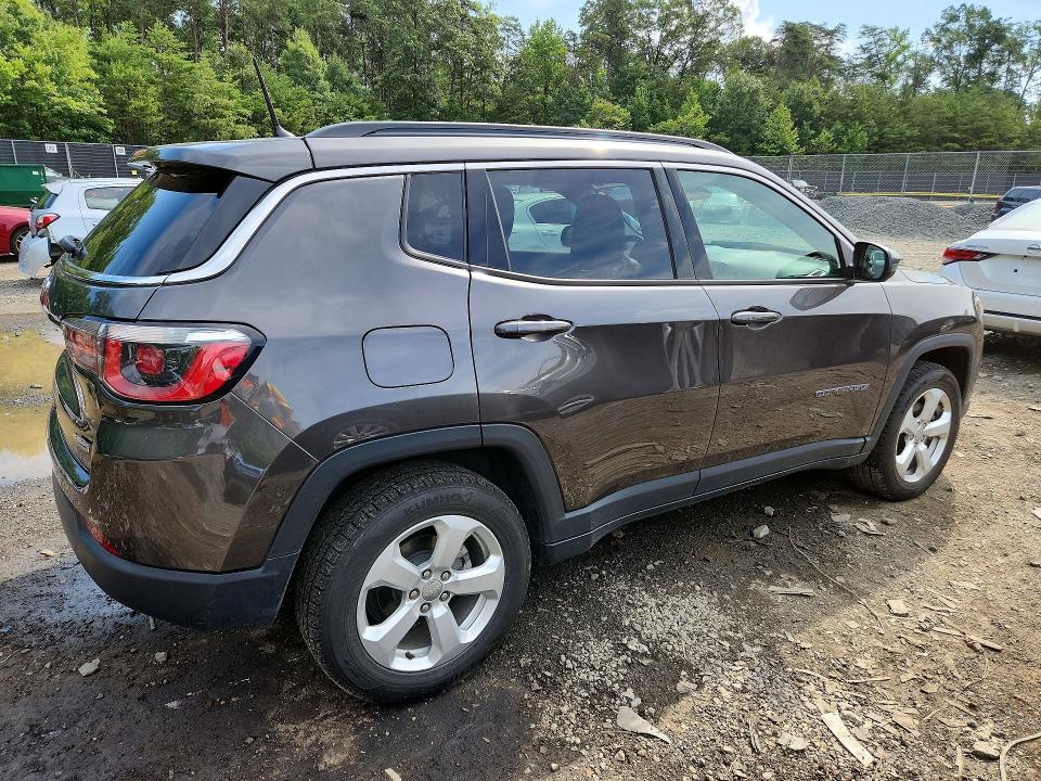 2017 Jeep Compass მანქანა იყიდება აუქციონზე, vin: 3C4NJDBBXHT674681, აუქციონის ნომერი: 62403636