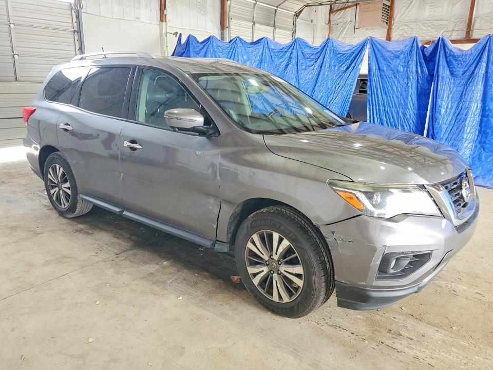 Продажа на аукционе авто 2017 Nissan Pathfinder, vin: 5N1DR2MM1HC673885, номер лота: 62607616