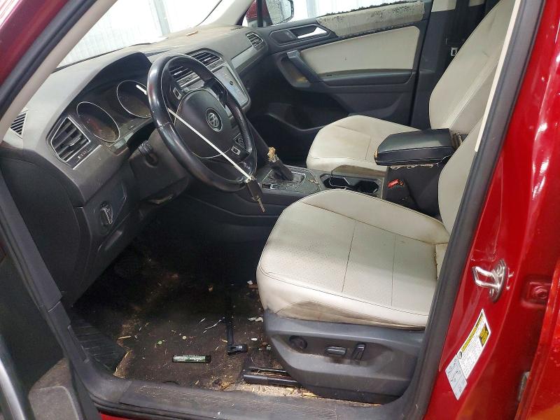 60611276 :رقم المزاد ، 3VV3B7AX6KM044940 vin ، 2019 Volkswagen Tiguan مزاد بيع