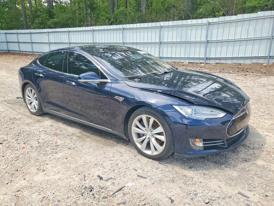 62072726 :رقم المزاد ، 5YJSA1DP2DFP24802 vin ، 2013 Tesla Model S مزاد بيع