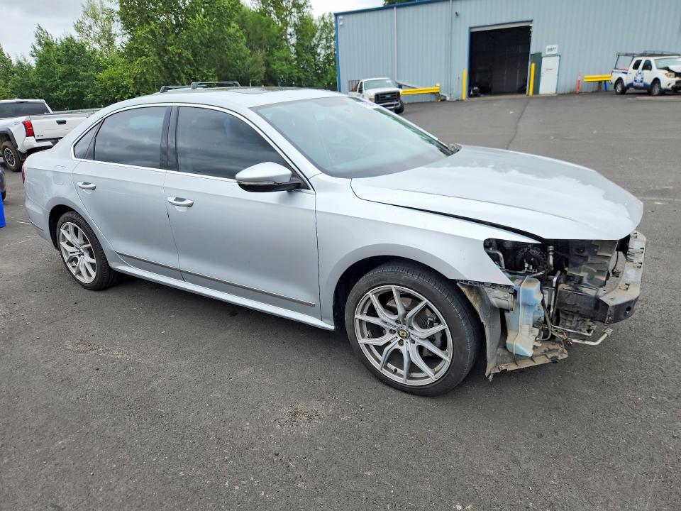 2017 Volkswagen Passat მანქანა იყიდება აუქციონზე, vin: 1VWBT7A32HC077557, აუქციონის ნომერი: 59195296