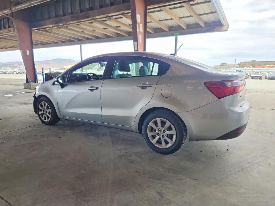 61249086 :رقم المزاد ، KNADM4A30F6466911 vin ، 2015 Kia Rio مزاد بيع