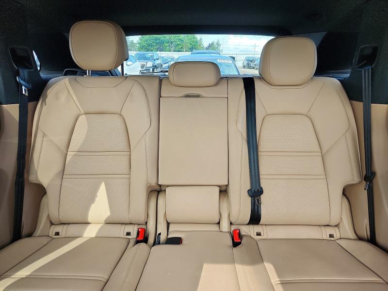 59947066 :رقم المزاد ، WP1AA2AY4NDA05055 vin ، 2022 Porsche Cayenne مزاد بيع