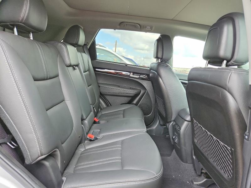 2015 Kia Sorento მანქანა იყიდება აუქციონზე, vin: 5XYKUDA73FG554989, აუქციონის ნომერი: 61020766