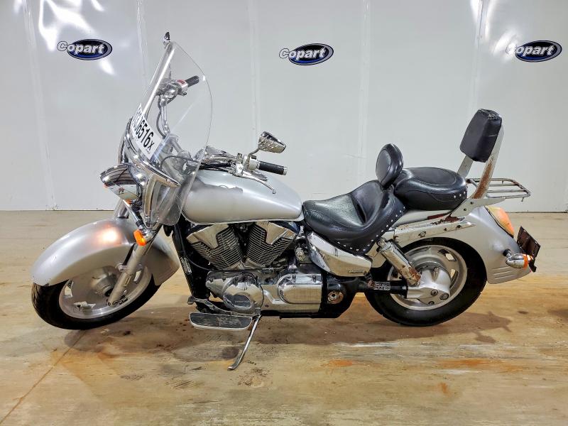 61306516 :رقم المزاد ، 1HFSC52666A302335 vin ، 2006 Honda Vtx1300 مزاد بيع