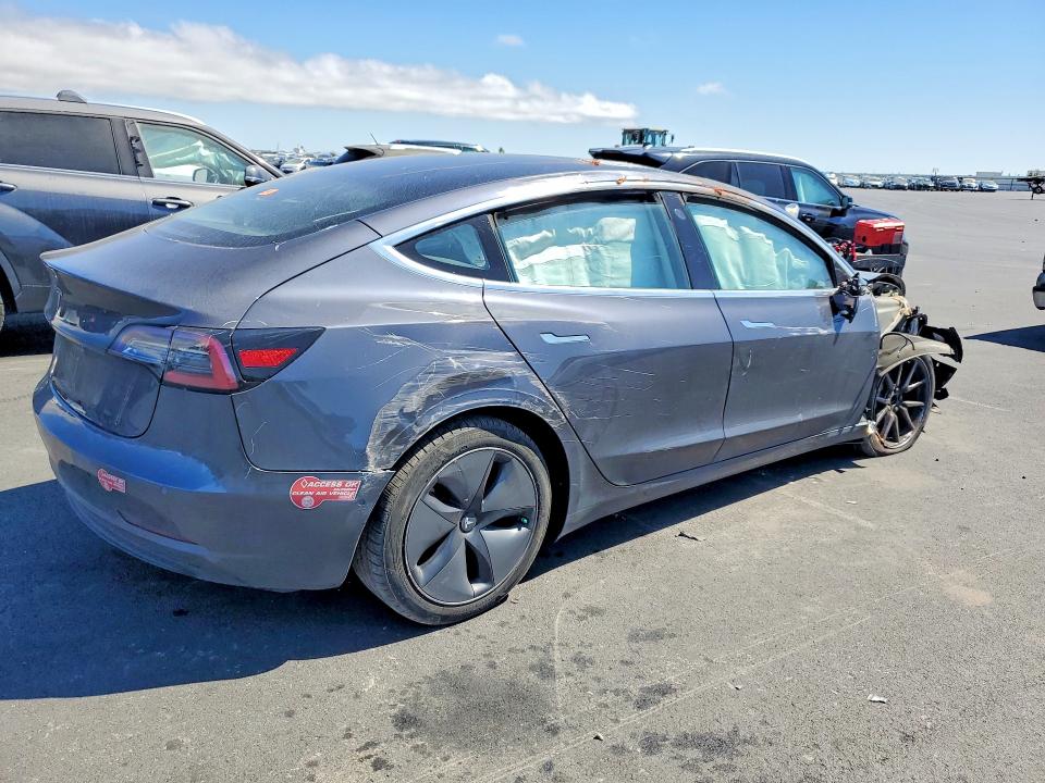 Продаж на аукціоні авто 2018 Tesla Model 3, vin: 5YJ3E1EA5JF102032, номер лоту: 59639766
