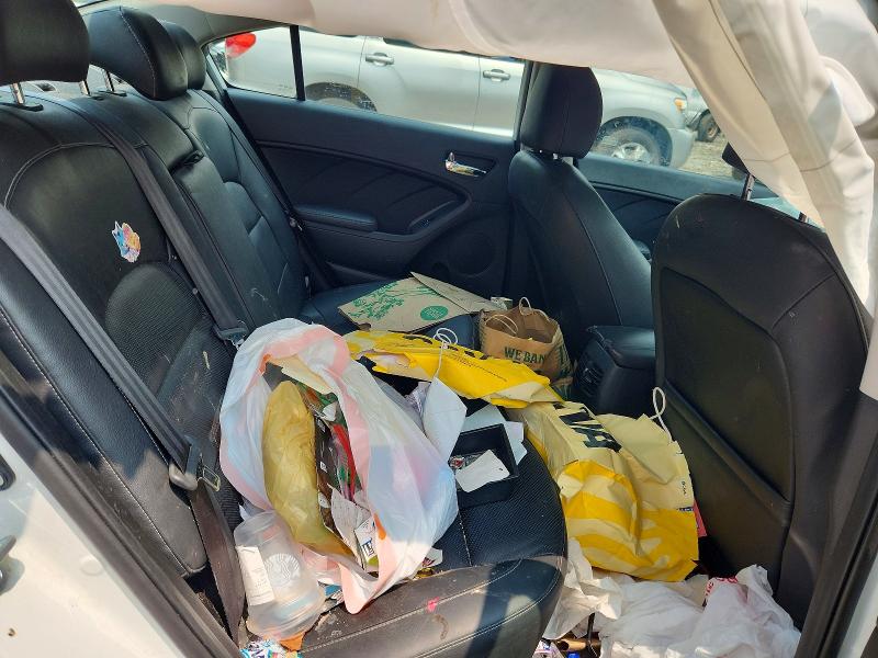 61558826 :رقم المزاد ، 3KPFL4A8XHE093786 vin ، 2017 Kia Forte مزاد بيع