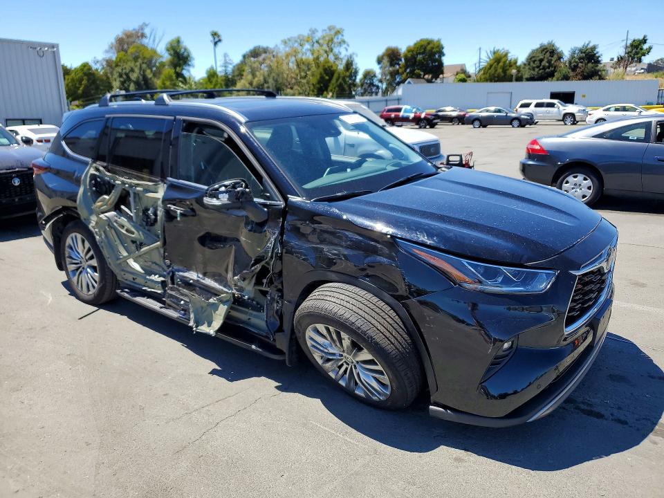 Продажа на аукционе авто 2025 Toyota Highlander Hybrid, vin: 5TDEBRCHXSS649164, номер лота: 61807396