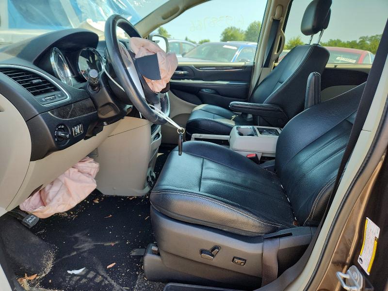 61538786 :رقم المزاد ، 2C4RC1BG5GR246900 vin ، 2016 Chrysler Town & Country مزاد بيع