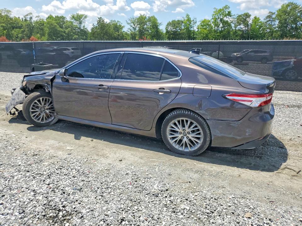 60939896 :رقم المزاد ، 4T1B11HK2KU159949 vin ، 2019 Toyota Camry مزاد بيع