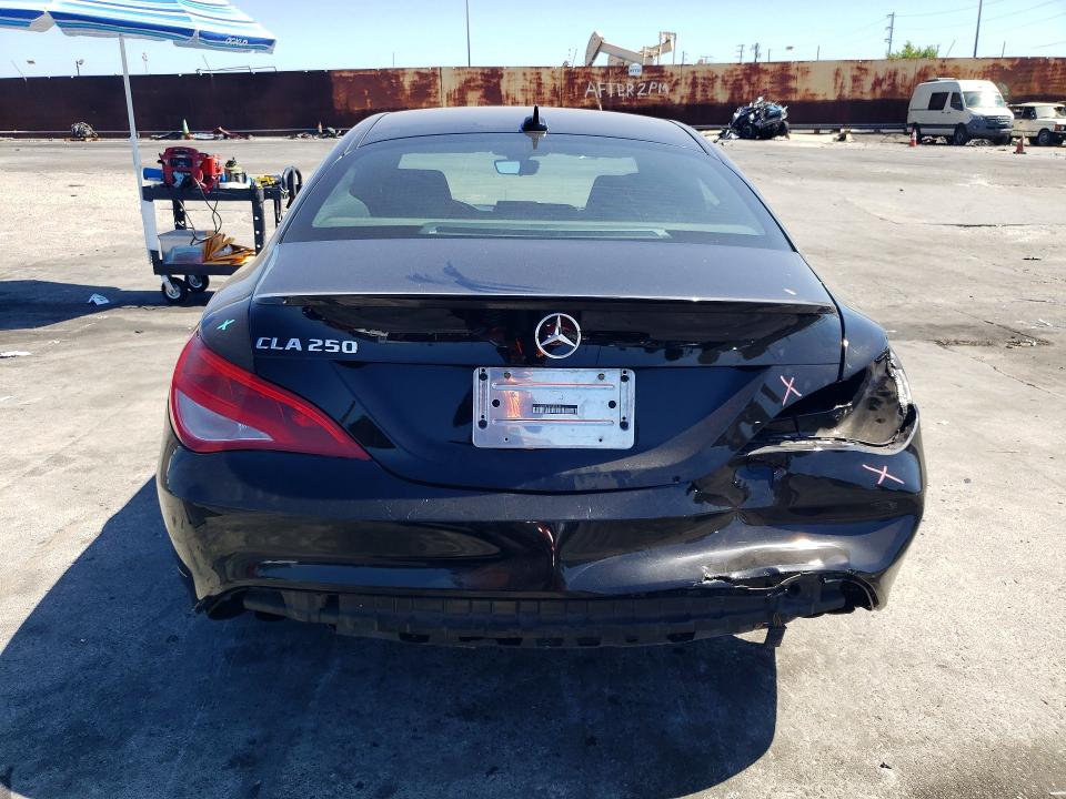 59392966 :رقم المزاد ، WDDSJ4EB6JN602144 vin ، 2018 Mercedes-benz Cla مزاد بيع