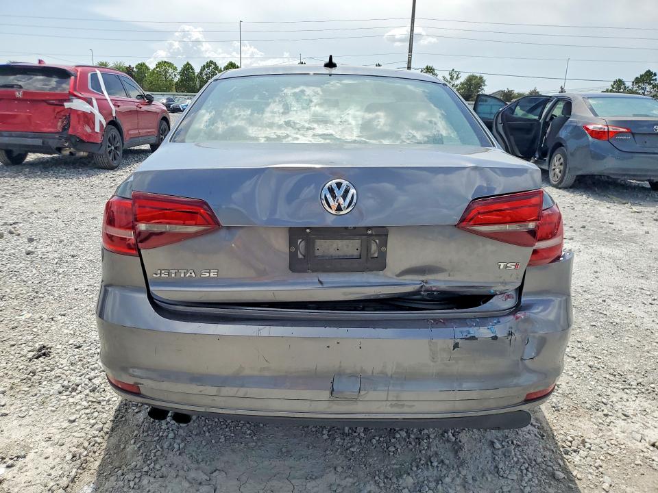 60491446 :رقم المزاد ، 3VWDB7AJ1HM275314 vin ، 2017 Volkswagen Jetta مزاد بيع
