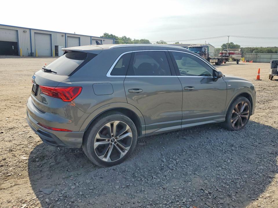 62633576 :رقم المزاد ، WA1EECF31L1026920 vin ، 2020 Audi Q3 مزاد بيع