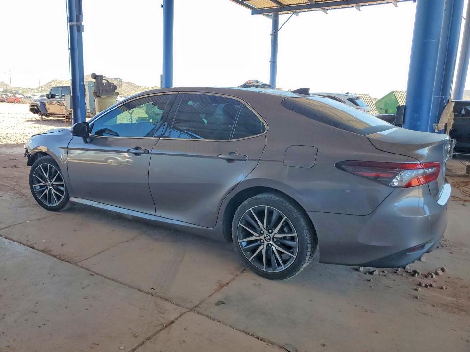 60018226 :رقم المزاد ، 4T1FZ1AK4MU050318 vin ، 2021 Toyota Camry مزاد بيع