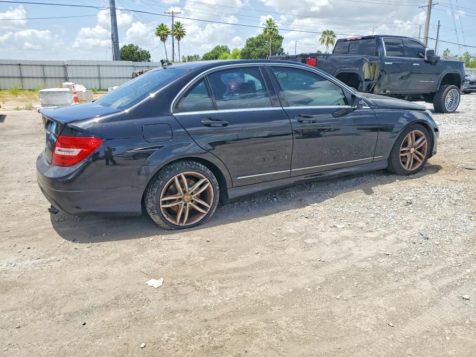 60290456 :رقم المزاد ، WDDGF4HB4DR271032 vin ، 2013 Mercedes-benz C مزاد بيع