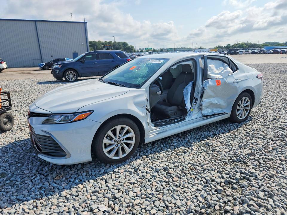 Продаж на аукціоні авто 2022 Toyota Camry, vin: 4T1C11AK8NU072155, номер лоту: 62813676