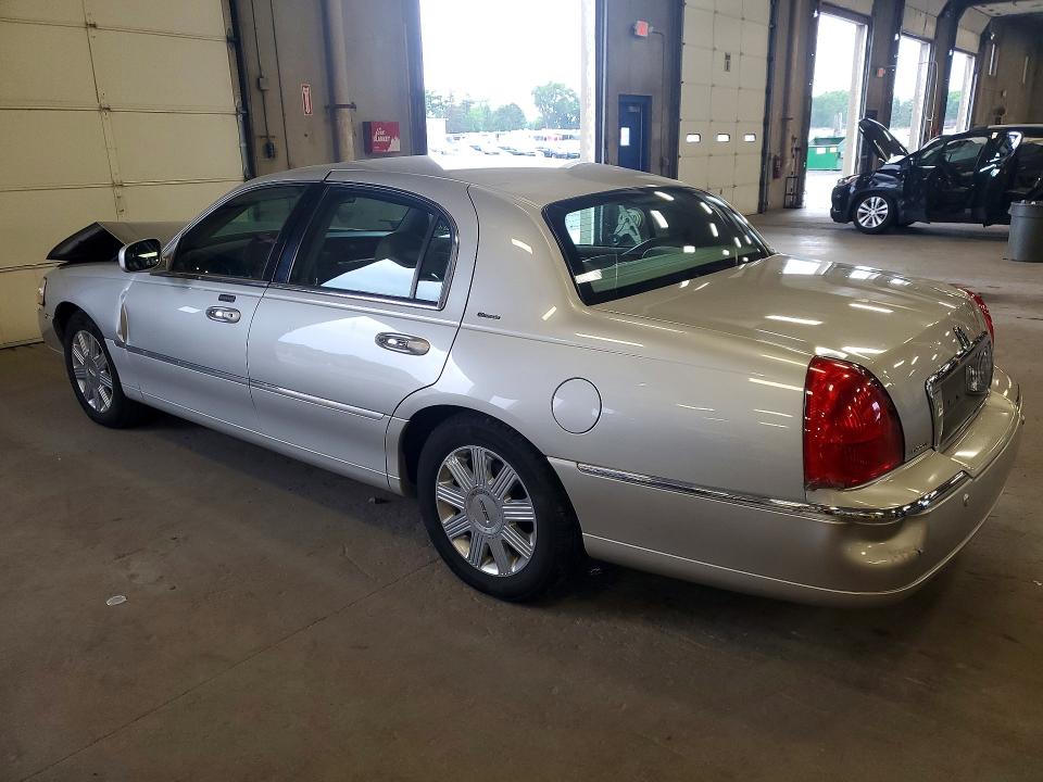Aukcja sprzedaży 2004 Lincoln Town Car, vin: 1LNHM83W24Y621135, numer aukcji: 59009986