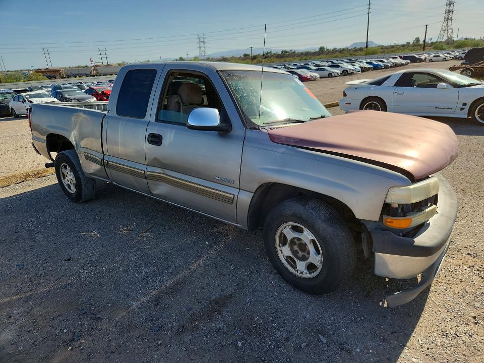 63336466 :رقم المزاد ، 2GCEC19V411307825 vin ، 2001 Chevrolet Silverado مزاد بيع