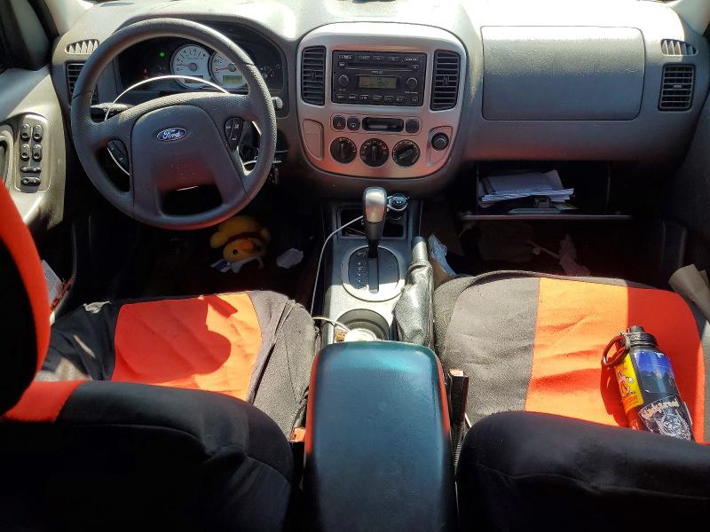 2005 Ford Escape მანქანა იყიდება აუქციონზე, vin: 1FMCU93135KB12700, აუქციონის ნომერი: 61857736