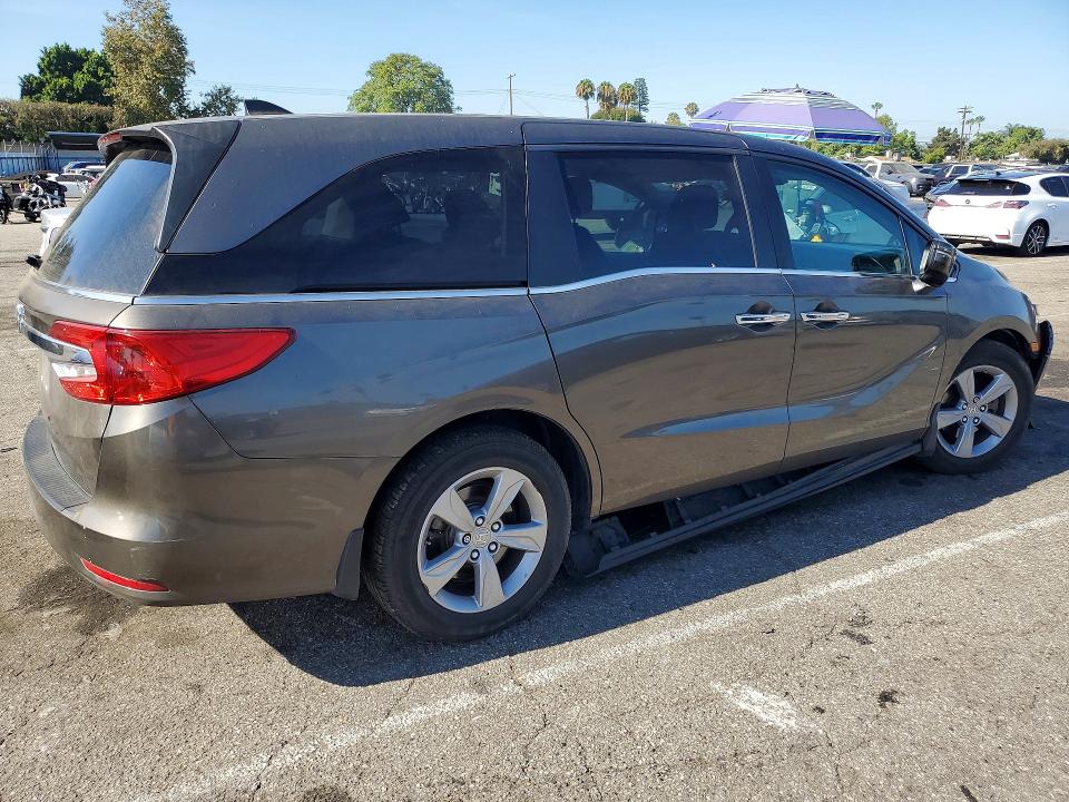 62993826 :رقم المزاد ، 5FNRL6H75KB092522 vin ، 2019 Honda Odyssey مزاد بيع