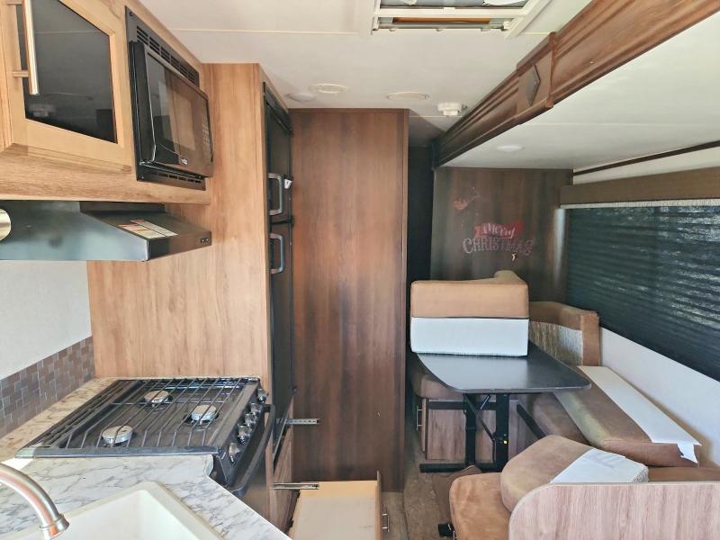 Продаж на аукціоні авто 2018 Jay Jayfeather, vin: 1UJBJ0BS7J1JY0125, номер лоту: 61164526