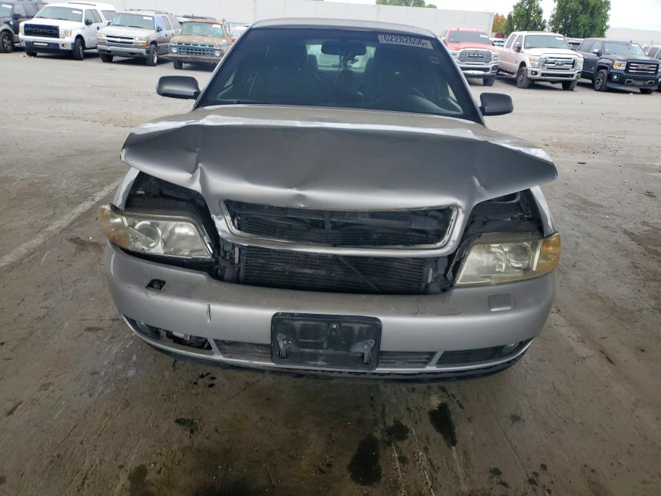 62282656 :رقم المزاد ، WAUAH28D8YA098150 vin ، 2000 Audi A4 مزاد بيع